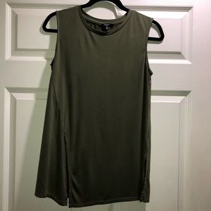 🍄Olvie Green Tresics Luxe Tunic Shirt